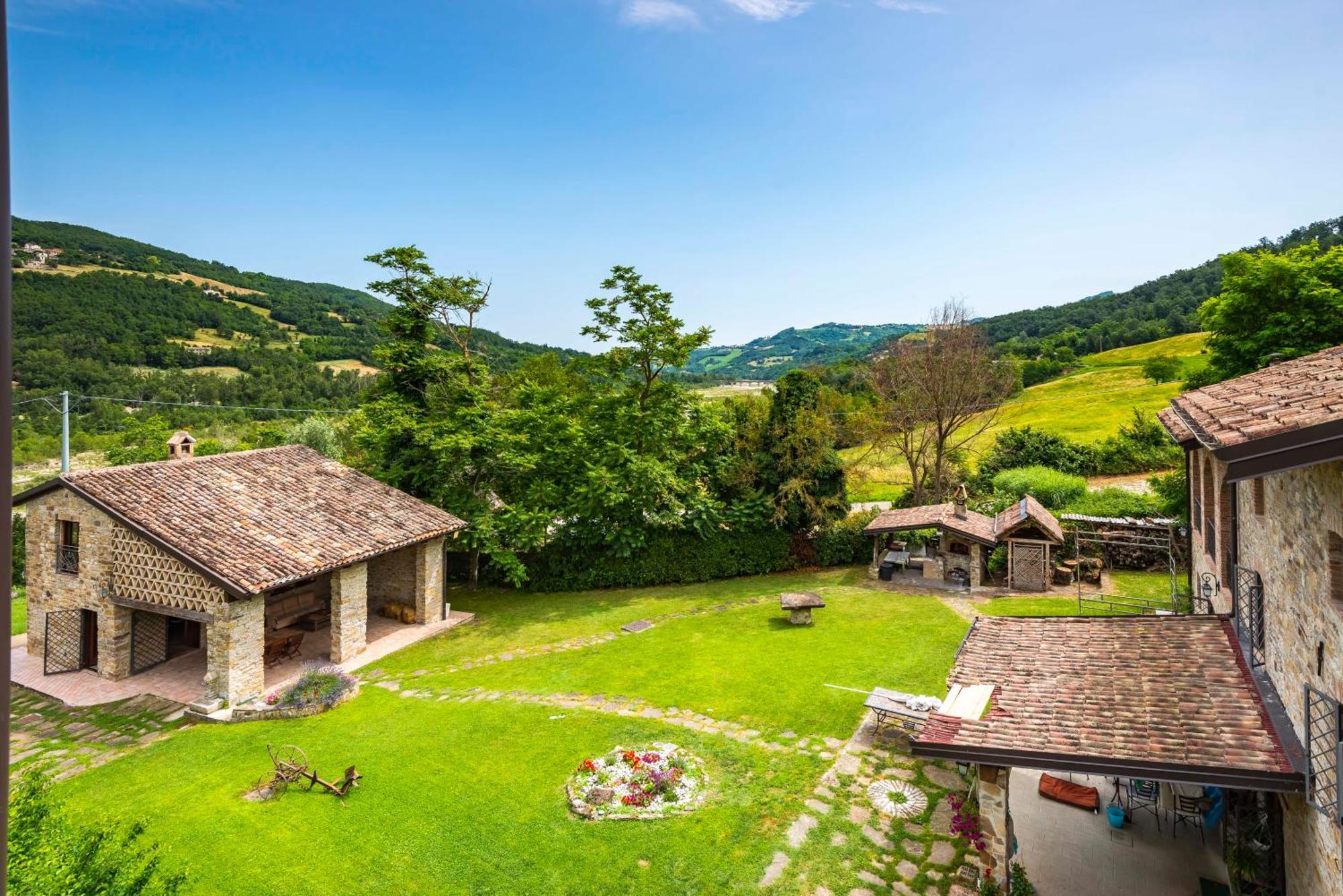 Agriturismo Il Salice Tizzano Val Parma Exterior photo